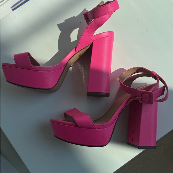 AREZZO BRAND NEW NEON PINK PLATFORM 💕 - Picture 2 of 11